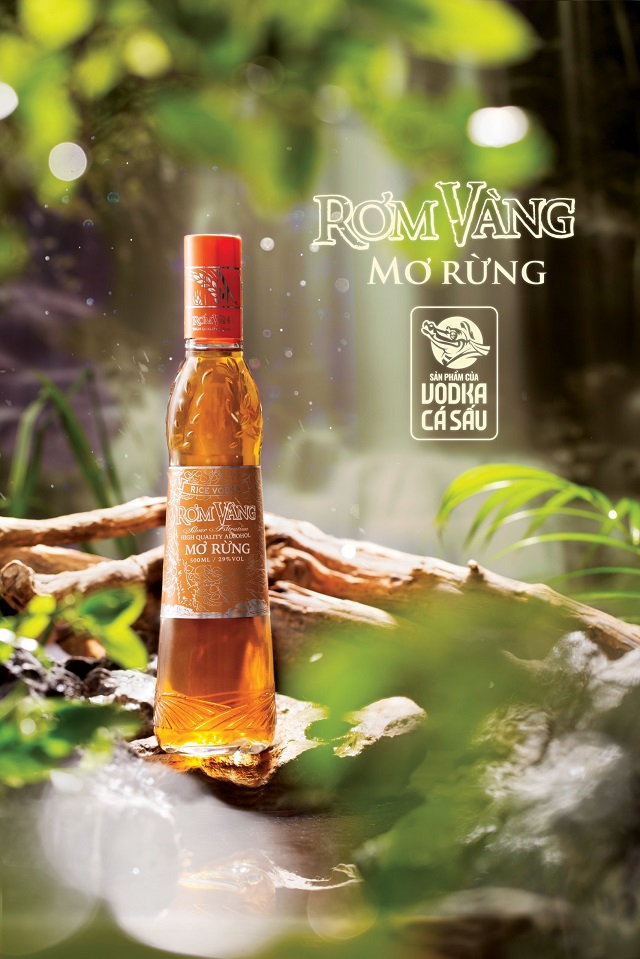 Rượu mơ là đặc sản của vùng núi phía Bắc Việt Nam